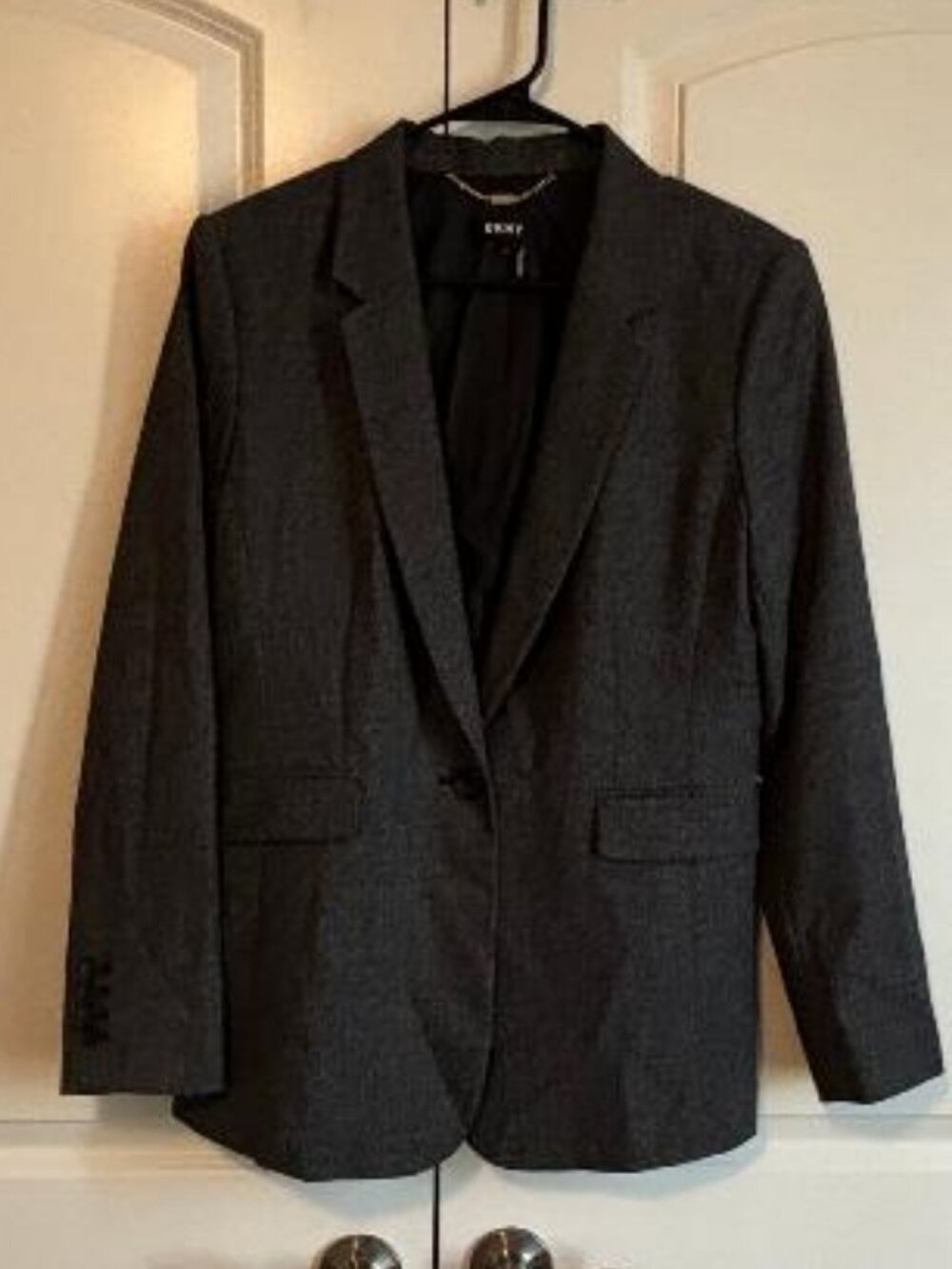 DKNY women’s Charcoal Gray single button Blazer size 10